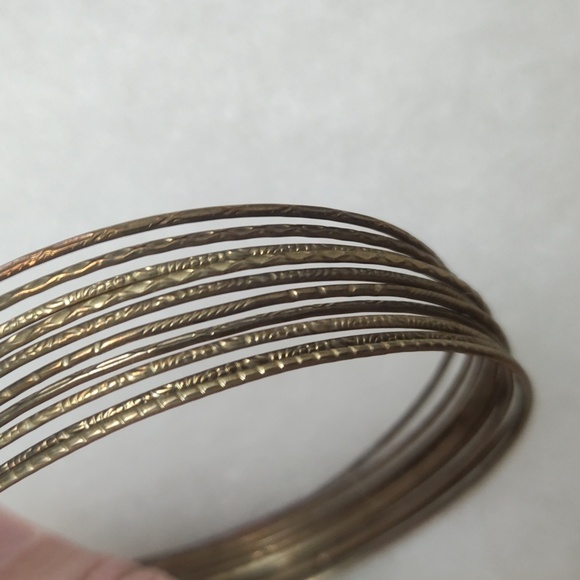 Gold bangle bracelets - Picture 2 of 2